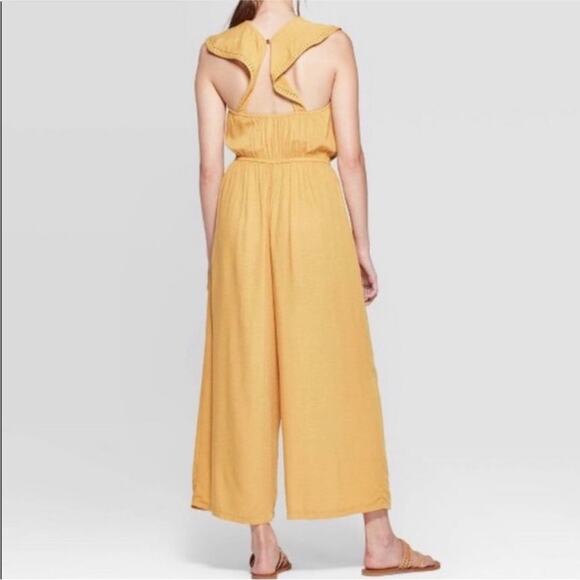 Xhilaration ruffle pants jumpsuitt with open back detail, size XXL - Picture 4 of 11